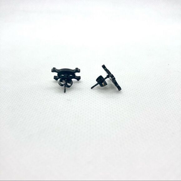 Black Skull and Crossbones Earring Pair - Picture 4 of 7